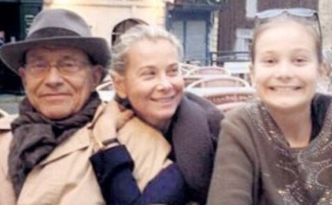 Маша Кончаловская начала улыбаться: что стало с дочерью Юлии Высоцкой после комы