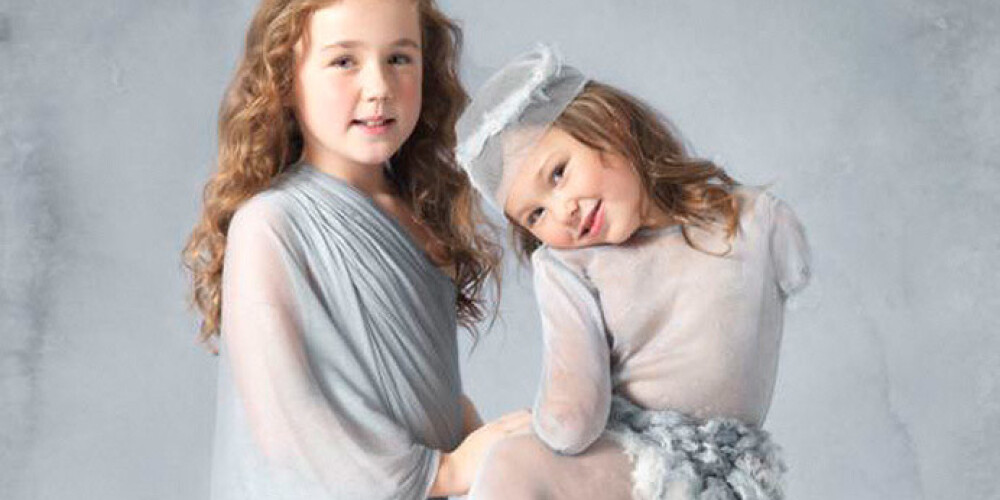 5-летняя Эмбер Трэверс приняла участие в фотосессии вместе со своей 8-летней сестрой Джейд.