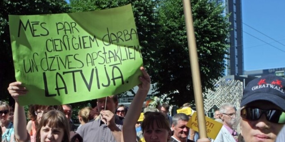 По ряду показателей благосостояния жителей Латвия занимает одно из последних мест в ЕС