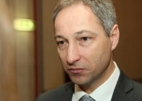 Bordāns iepriekš darbojās biedrībā "Demokrātiskie patrioti" (DP), kas pērn septembrī paziņoja, ka pārtaps partijā un 2014.gadā startēs gan Eiropas Parlamenta, gan Saeimas vēlēšanās.