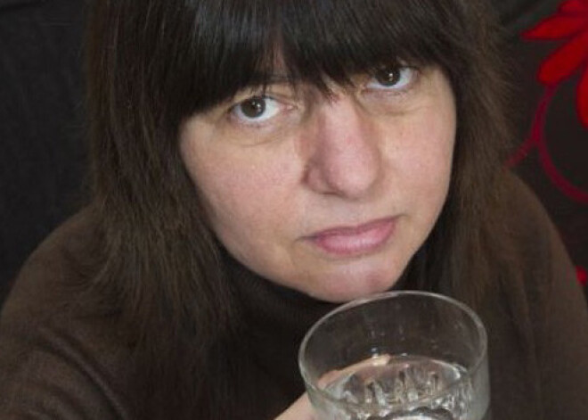 Женщина икает уже 11 лет