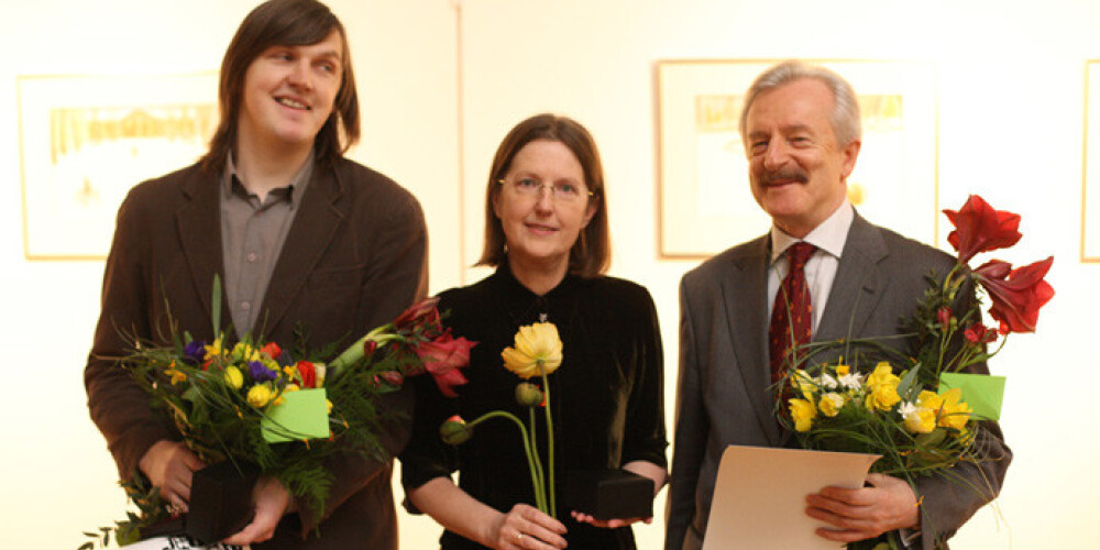 Pasniegtas Mākslas akadēmijas 2014. gada balvas. Tās saņem Lancmanis, Paegle un Podnieks. FOTO
