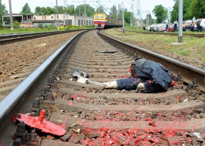 Ужас! Каждый машинист поезда с пятилетним стажем переезжал человека. ВИДЕО