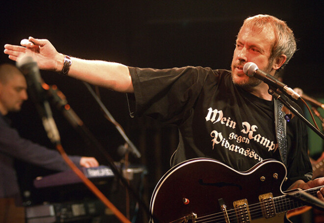 Krievijas rokgrupas "Mašina vremeņi" mūziķis Andrejs Makarevičs.