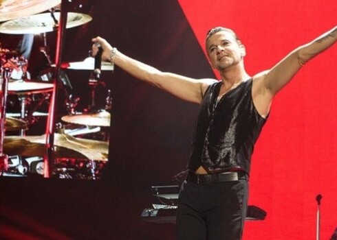 Культовая группа Depeche Mode во главе с солистом Дэйвом Гааном привела в восторг 12 300 рижских зрителей