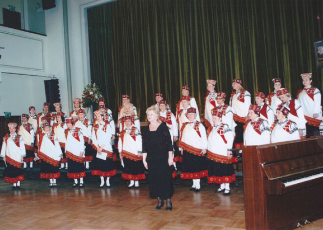 Koris "Līga" aicina uz jubilejas koncertu "Ziedēt dziesmā"