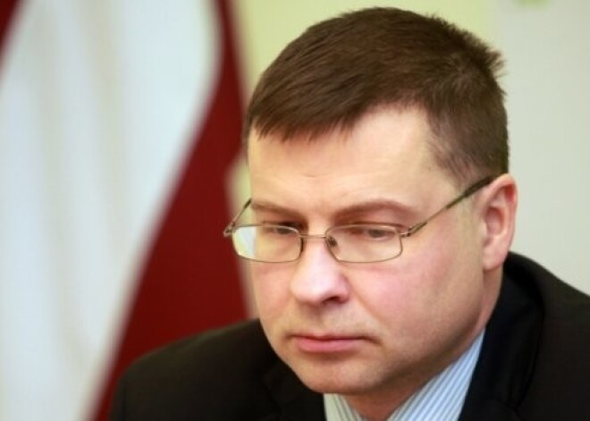 Valdis Dombrovskis piepeši atsaucis vēlmi kļūt par eirokomisāru