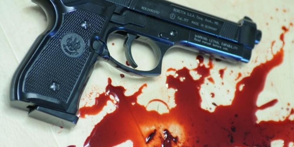 Оказалось, что задержанный мужчина уже имеет судимости за убийство и другие преступления, а его пистолет не был зарегистрирован