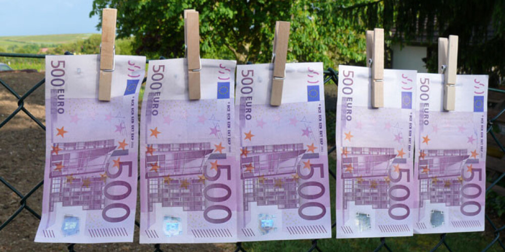 Eiropas Parlaments pastiprina noteikumus cīņai pret naudas atmazgāšanu