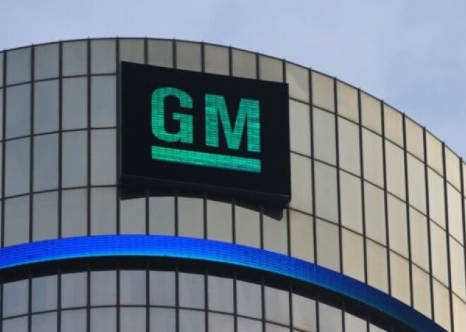 12 nāves gadījumi liek "General Motors" atsaukt gandrīz 2 miljonus automašīnu