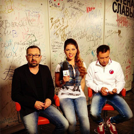 В 2012 году на место Николая Тимофеева в группу пришла Анна Хохлова, участница шоу «X-Фактор»