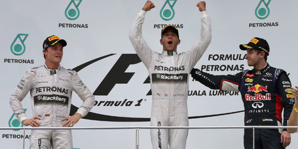 Hamiltonam un Rosbergam dubultuzvara F-1 otrajā posmā