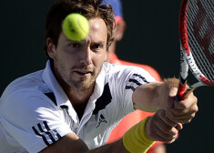 Ernests Gulbis jaunākajā ATP vienspēļu rangā atkāpies par vienu pozīciju un ieņem 23.vietu.