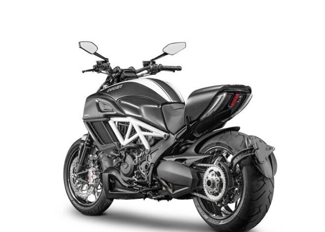 Jaunais Ducati Diavel