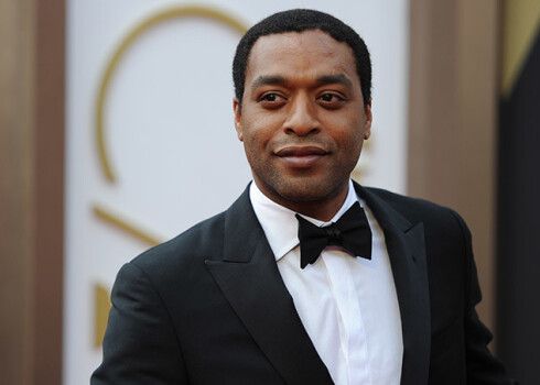 Čivetels Edžiofors varētu spēlēt ļaundari nākamajā filmā par spiegu Džeimsu Bondu.