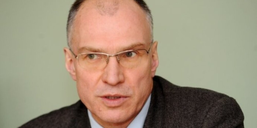 По словам депутата Эгилса Хелманиса, у мэра Огре имеются проблемы в общении и с другими депутатами, и населением, а принятие решений происходит в узком кругу