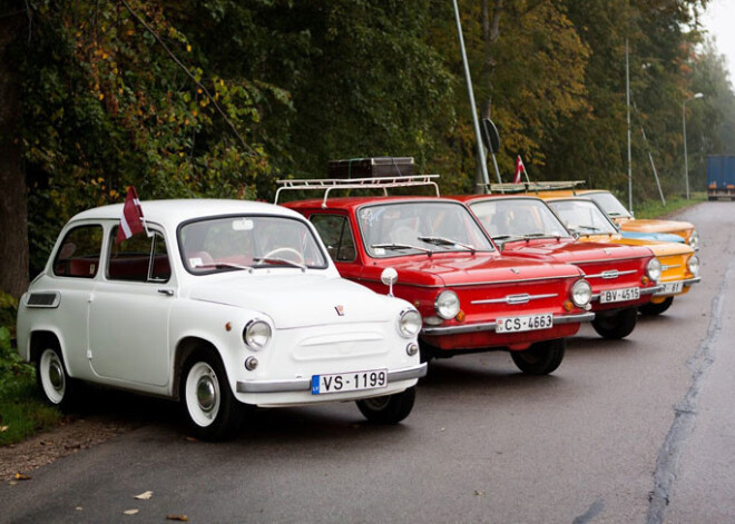 "Auto Exotica" izstādes klasiskie auto muzeja putekļus nekrāj