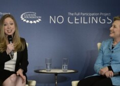 На мероприятии в организации Clinton Foundation в Нью-Йорке 34-летняя дочь Билла и Хиллари Клинтон объявила, что она и ее супруг банкир Марк Мезвински очень рады стать родителями уже в этом году