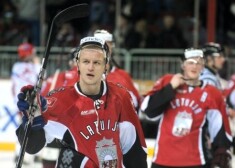 Latvijas hokeja izlase pieveic Franciju
