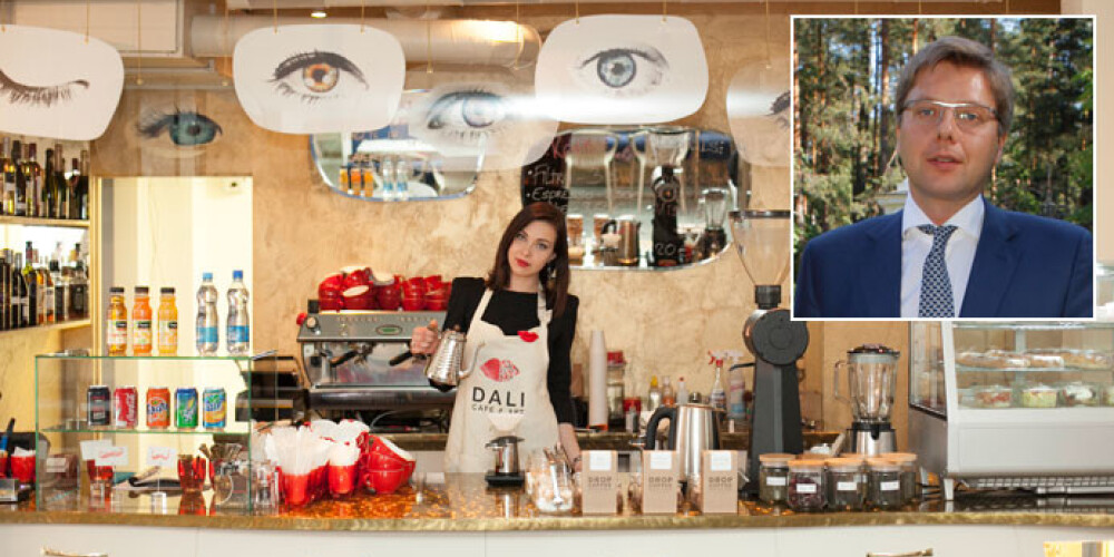 Елена Ушакова дебютировала в новом амплуа — она стала владелицей стильного заведения под названием Cafe Dali, где ее саму часто можно застать за стойкой, обслуживающей посетителей