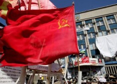 Луганск постепенно переходит под полный контроль сторонников федерализации