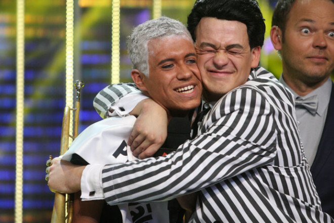 Lielu sajūsmu par sava skatuves kolēģa Ralfa Eilanda uzvaru izrādīja aktieris, šova "Izklausies redzēts" otrās vietas ieguvējs Rihards Lepers, kā arī šova vadītājs Lauris Reiniks.