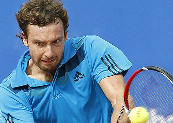 Gulbis revanšējas Dolgopolovam un sasniedz Madrides turnīra trešo kārtu