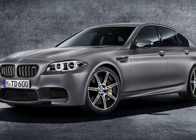 BMW M5 - esi sveicināts apaļā jubilejā! FOTO