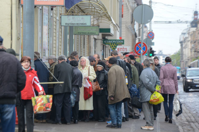 Cilvēki, kas apmeklē zupas virtuvi, nav dalāmi vienā kategorijā, šeit apmeklētāji visdažādākie – gan bezpajumtnieki, gan pensionāri, pat kredītsaistībās nonākušie