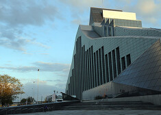 Tā kā "Gaismas pils" vēl nav nodota ekspluatācijā, piekļuve izstādēm būs ierobežota.