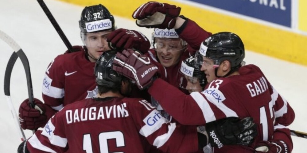 Nervu pārbaudījums! 11 vārtu trillerī Latvijas hokejisti uzvar ASV. VIDEO. FOTO
