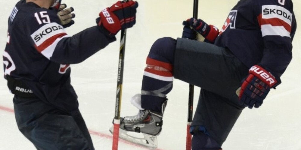 ASV hokeja izlase uzvar Somiju, apsteidzot Latviju kopvērtējumā