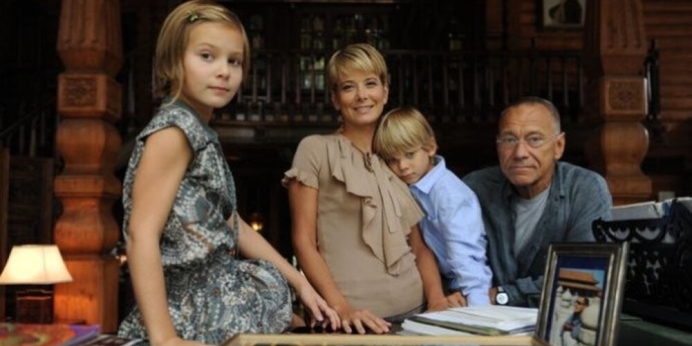 Семья Кончаловских: Маша слева