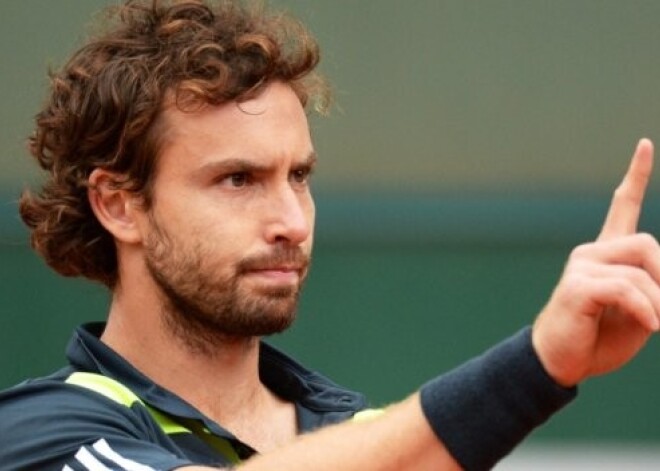 Gulbis pārliecinoši iekļūst "French Open" trešajā kārtā