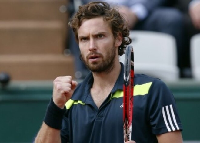 Gulbis sakauj sesto raketi Berdihu un sasniedz pirmo "Grand Slam" pusfinālu