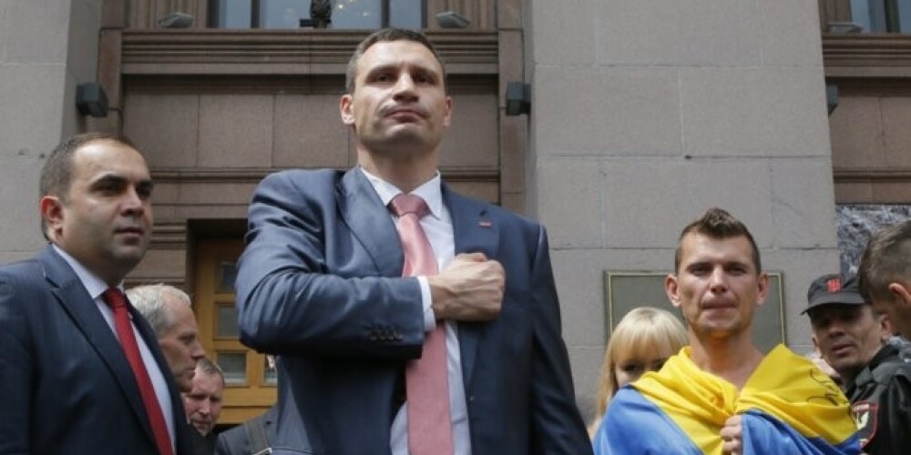 Виталий Кличко в четверг был официально объявлен мэром Киева на первом пленарном заседании сессии новоизбранного Киевского городского совета