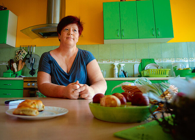 Iveta atceras, ka sākums bijis psiholoģiski smags. “Personības pamati bērnā tiek ielikti līdz triju gadu vecumam. Savus bērnus mēs pazīstam un pusaudžu gados varam labot kļūdas, bet ar šiem ir jātaustās."