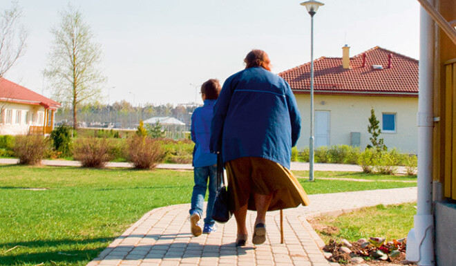 SOS ciemats pārsteidz ar sakoptību, harmonisko un estētisko vidi. Kurš gan negribētu tādā dzīvot, var izsaukties! Tiesa. Tomēr tie, kas šeit dzīvo, zina, kādas bēdu ielejas bija jāiziet, lai šeit nokļūtu.