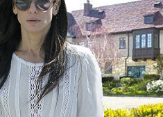 Kamēr aktrise Sandra Bulloka mājās saldi gulēja pēc apmeklētā balvu vakara, pa viņas īpašumu šiverēja garnadzis, kas bija ielauzies aktrises smalkajā Beverlihilsas villā.