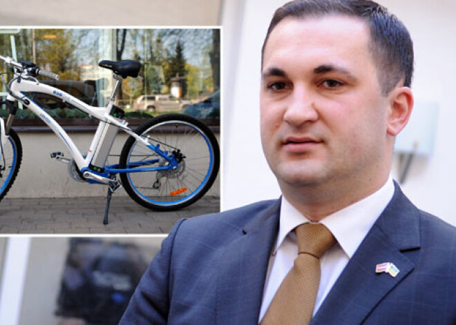 Vides aizsardzības ministrs Naudiņš "nozog" vecu ideju par veloceliņiem. VIDEO