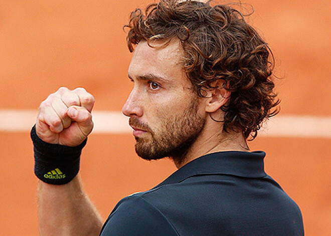 Gulbis savus panākumus Francijas čempionātā nosvinējis ar draugiem pie pokera galda