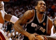 Jau otro spēli pēc kārtas līdera lomu Sanantonio "Spurs" komandā uzņemas Kavi Leonards.