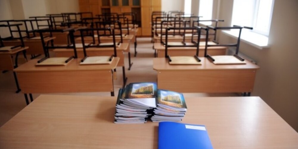 Skolas, kurās vidusskolas klasēs mācās salīdzinoši maz bērnu Latvijā, ir aptuveni 100, kas ir septītā daļa no visām Latvijas skolām.