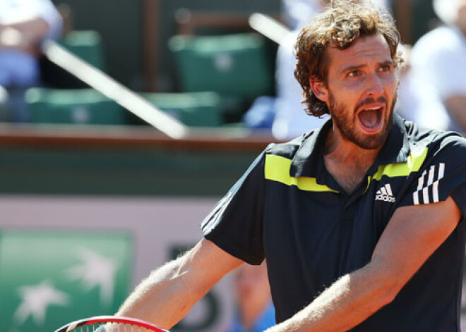 Gulbis ar uzvaru pār Raoniču sāk paraugturnīru Londonā