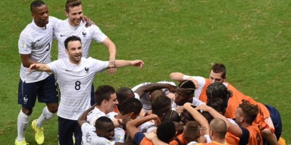 E apakšgrupas līderu duelī Francijas futbola izlase sagrauj Šveici