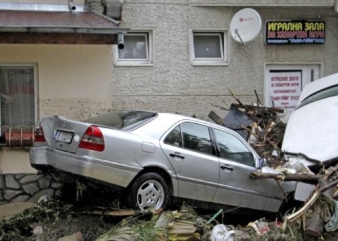 Lietus elle Bulgārijā: plūdos vismaz 12 mirušie, daudzi pazuduši bez vēsts. FOTO