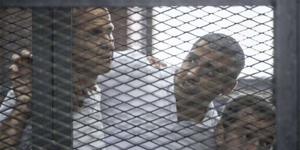 В Египте трех журналистов Al Jazeera приговорили к длительным тюремным срокам