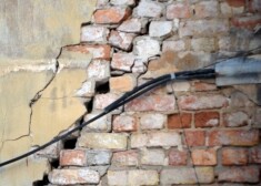Из-за трещины на стене в Риге эвакуированы жильцы пятиэтажного дома