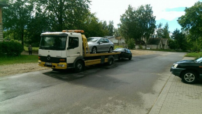 Dzērājšoferiem atsavinātie auto nonākuši policijas „aprūpē”.