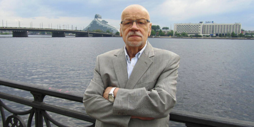 Mīlētais dzejnieks Jānis Peters savu 75. dzimšanas dienu svinēs ar grandiozu lielkoncertu „Arēnā Rīga”.